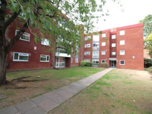 Grange Gardens N14 6QP – REDUCED